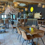 Bistro Papillon À l'intérieur