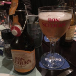 Oele Ton's Gasterij Nourriture