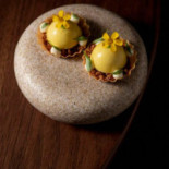 Caillou À l'intérieur