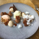 L'amandier Nourriture