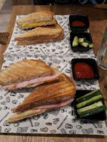 Happy Tosti Breda Veemarktstraat food