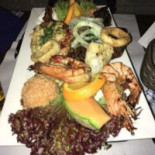 Néos Athene Nourriture