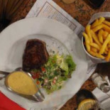 Le Chapeau Blanc food