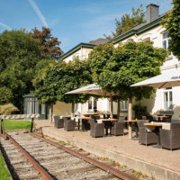 L'o De Source outside