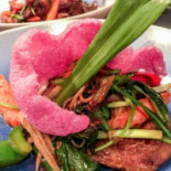 Bonheur Simple, Nourriture