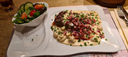 Chez Henri Ardennais food