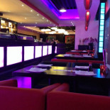 Asian Boulevard À l'intérieur