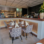 Bij Brons Nourriture