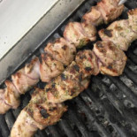 Tzikis Ouzeri Comida