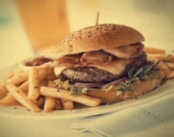 Dutch American Diner De Heuve