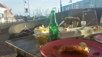 De Prins Makkum Comida