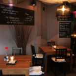 Cafe- The Talk À l'intérieur