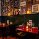 Mej. Janssen À l'intérieur