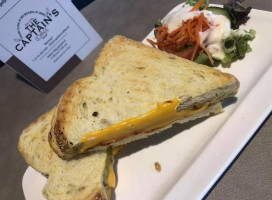 The Captains Coffee Comida