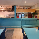 Rooi Pizzeria-shoarma Dentro