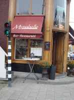 Bar-restaurant Myrabelle food