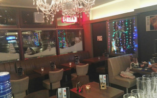 L'etoile Brasserie inside