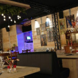 Below Zero Winterbar À l'intérieur