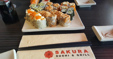 Sushi En Grill Sakura food