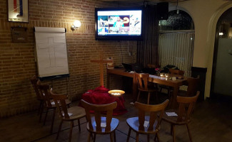 Big Snack Onder De Luifel Hasselt À l'intérieur