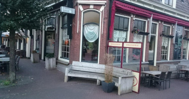 De Vrolijke Keizer outside