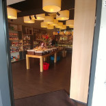 Toko Warung À l'intérieur