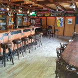 Café De Welp Dentro