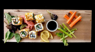 't Hart Van Dieren Sushi Tapas food