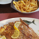 Frituur-steakhuis Tom Nourriture