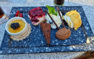 Cafe De Zwaan Bv Son En Breugel food