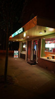 New York Pizza outside