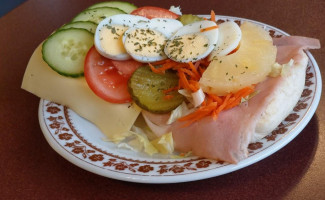 Snackbar De Bourgondiër food