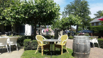 Hans En Stacey B.v. Groet outside