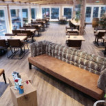 De Serre À l'intérieur