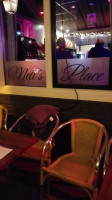 Mell's Place inside