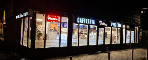 Cafetaria Pizzeria Vlakkers outside