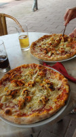 Pizzeria La Roma food