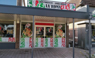 Pizzeria La Roma outside