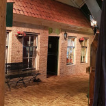 Kameleon Cafe Vrolijk Extérieur