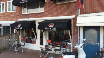 La Casa Pizza Grill outside