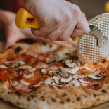 Pizza Met Pazzi Nourriture