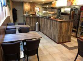 Eetcafe Pizzeria Shoarma King Ulft inside
