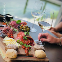 Oesterdam Resort food