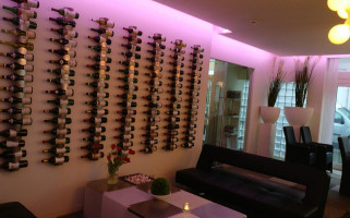 Royal Van Gent inside