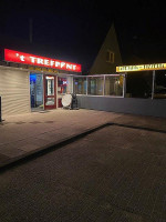 Cafetaria 't Trefpunt Ewijk outside