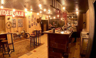 Deux Ours À l'intérieur