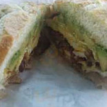 The Yellow Rabbit Nourriture