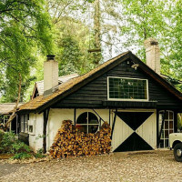 Huisje James outside