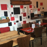 Al Mandaloun À l'intérieur