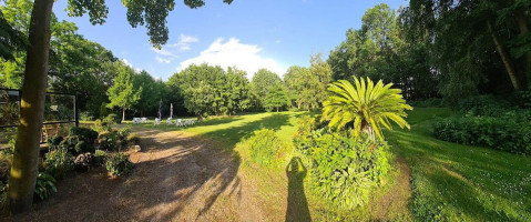 't Pelgrimshuis BV Smakt Esterno